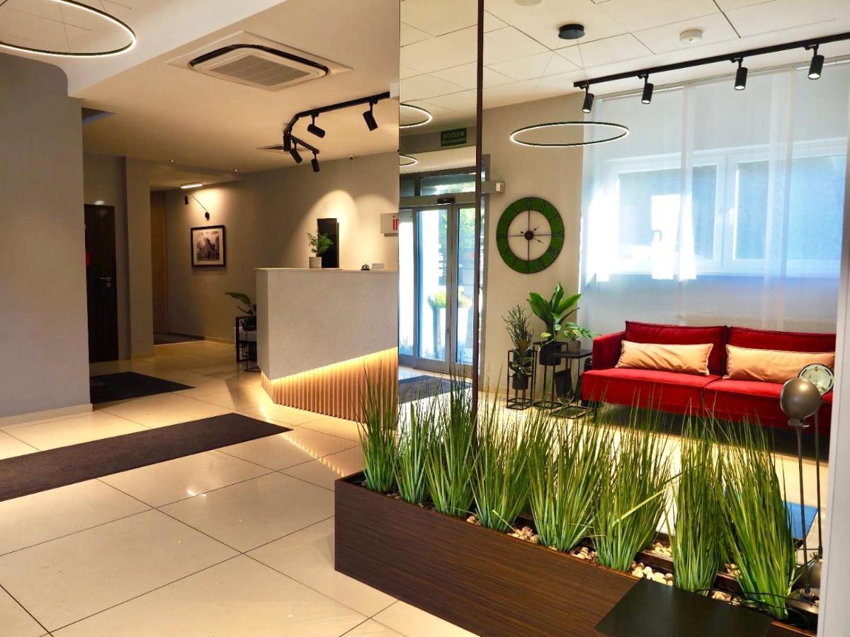 Iness Hotel Лодзь Экстерьер фото