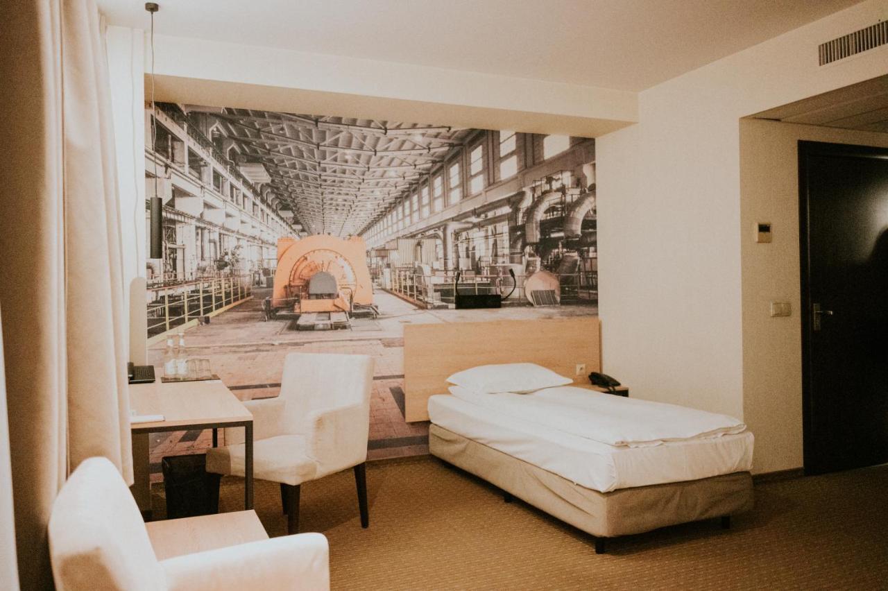 Iness Hotel Лодзь Экстерьер фото