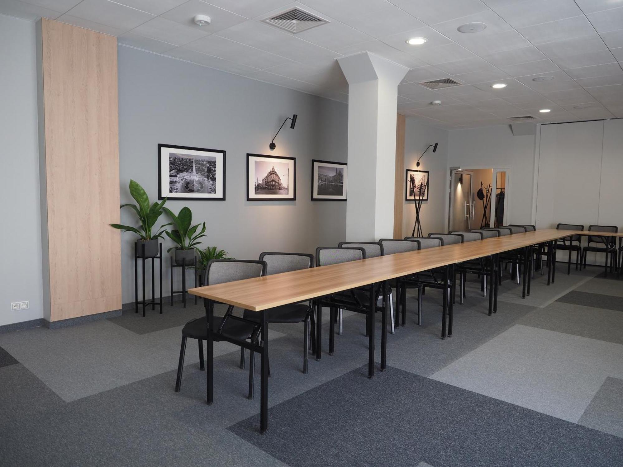 Iness Hotel Лодзь Экстерьер фото