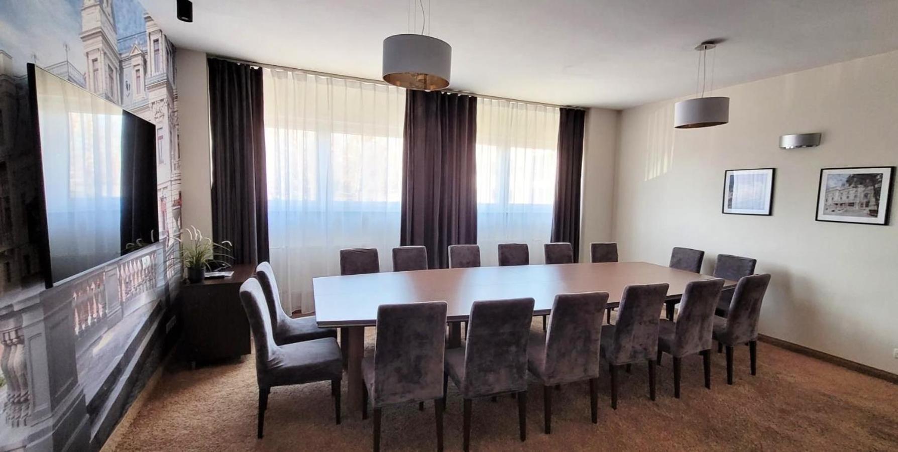 Iness Hotel Лодзь Экстерьер фото